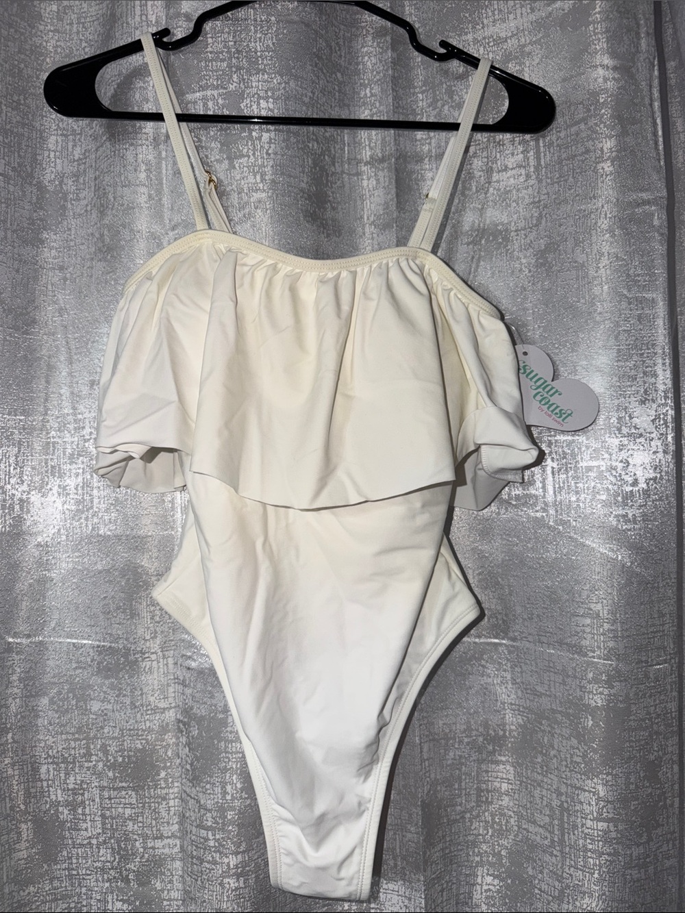 Women’s Medium - new with tags white/Cream Ruffle One-Piece Swimsuit